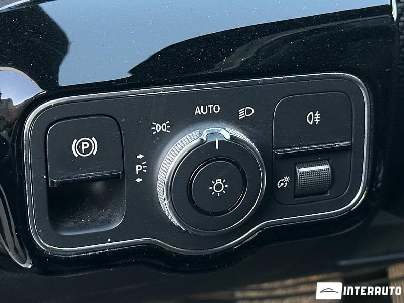 Mercedes A 180 2018 — Миниатюра 16
