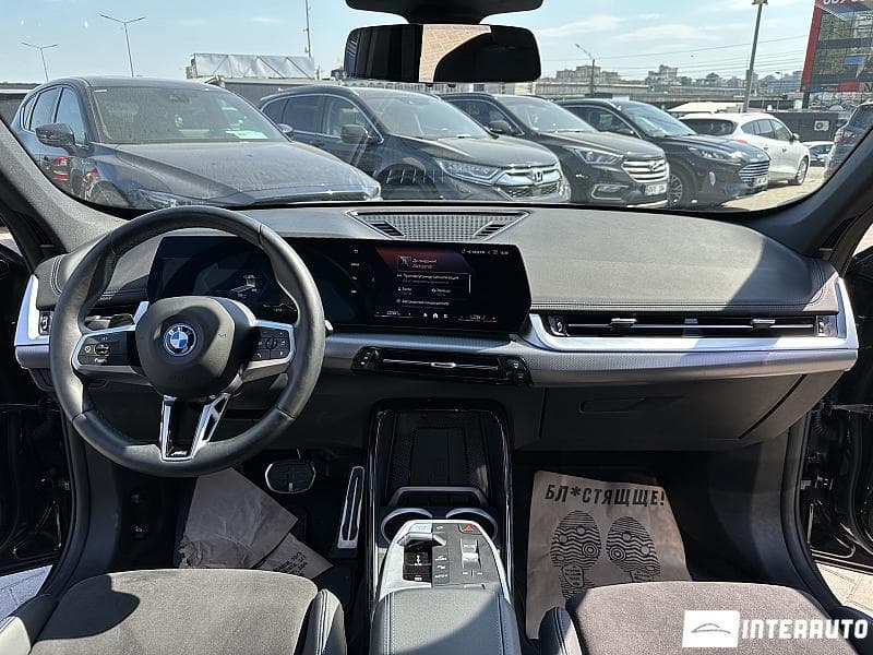 BMW iX1 xDrive30 2025 — Миниатюра 6