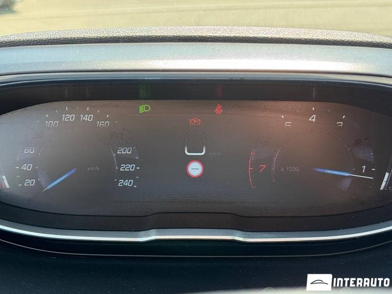 Peugeot 5008 2017 — Миниатюра 14
