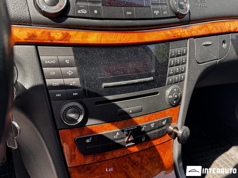 Mercedes E 200 2007 — Миниатюра 11