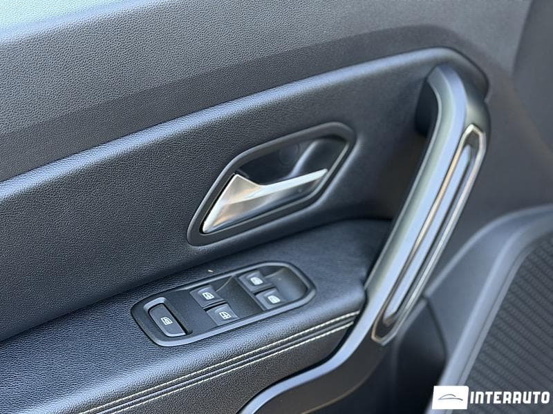 Dacia Duster 2018 — Миниатюра 7