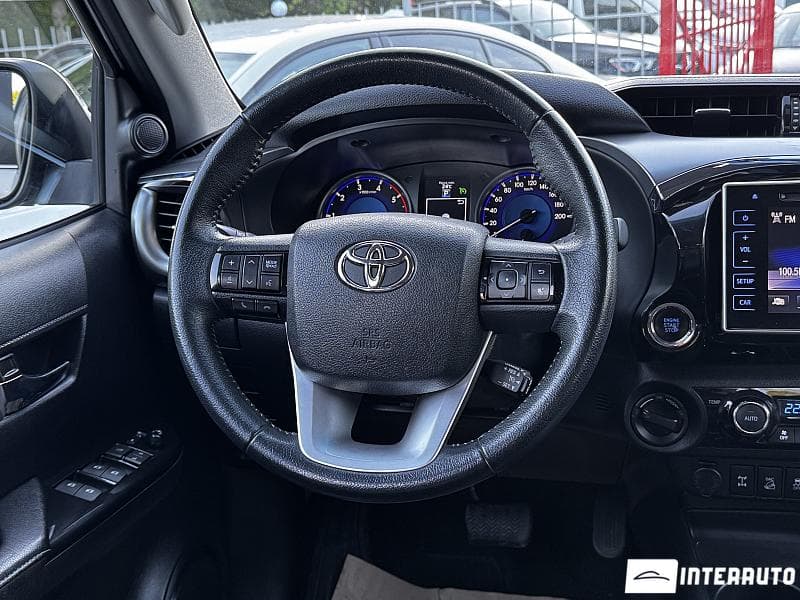 Toyota Hilux 2018 — Миниатюра 12