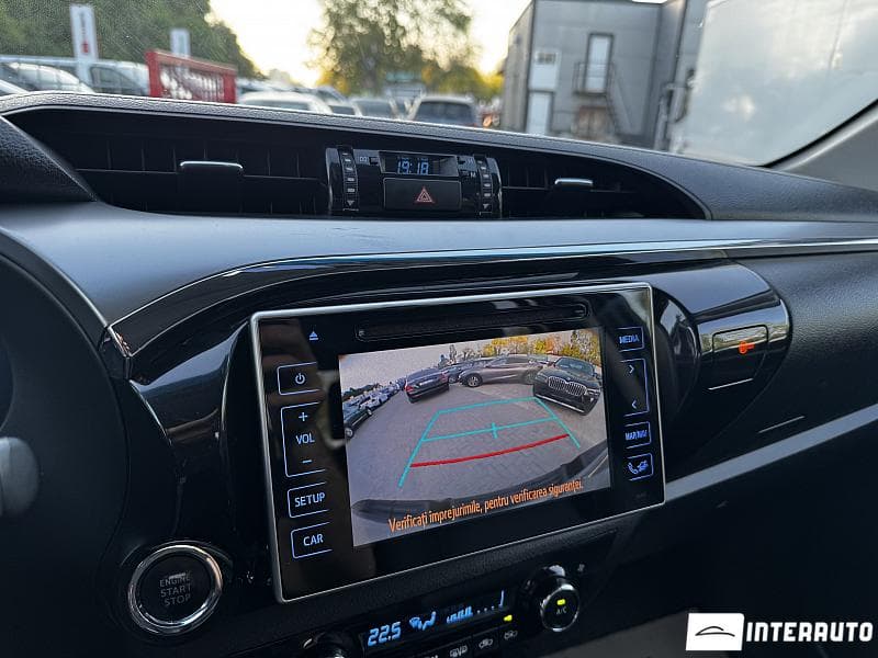 Toyota Hilux 2018 — Миниатюра 13