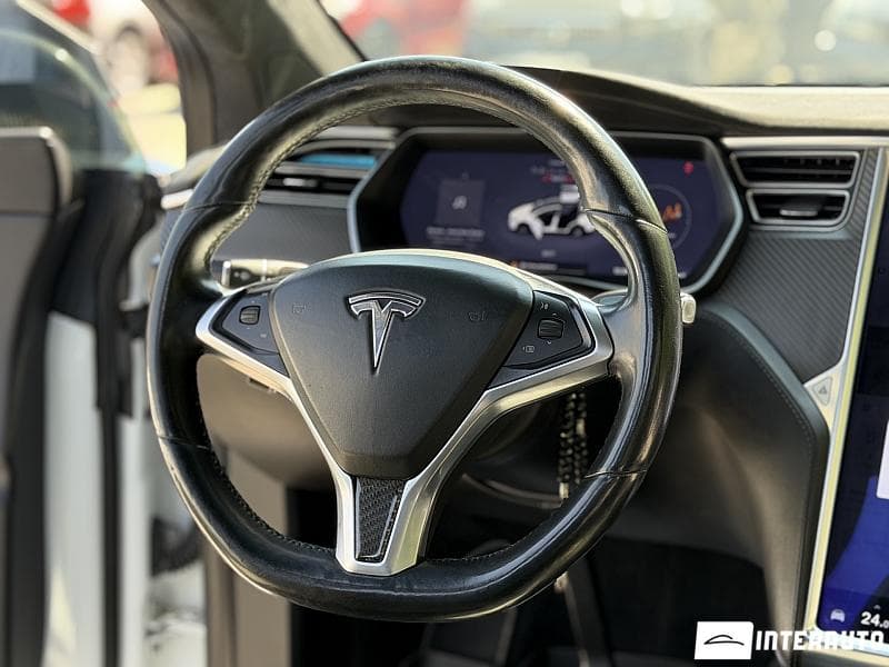 Tesla Model X 2016 — Миниатюра 12