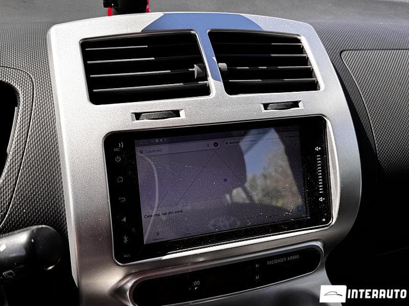 Toyota Urban Cruiser 2010 — Миниатюра 10