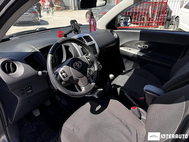 Toyota Urban Cruiser 2010 — Миниатюра 6