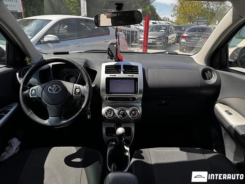 Toyota Urban Cruiser 2010 — Миниатюра 8