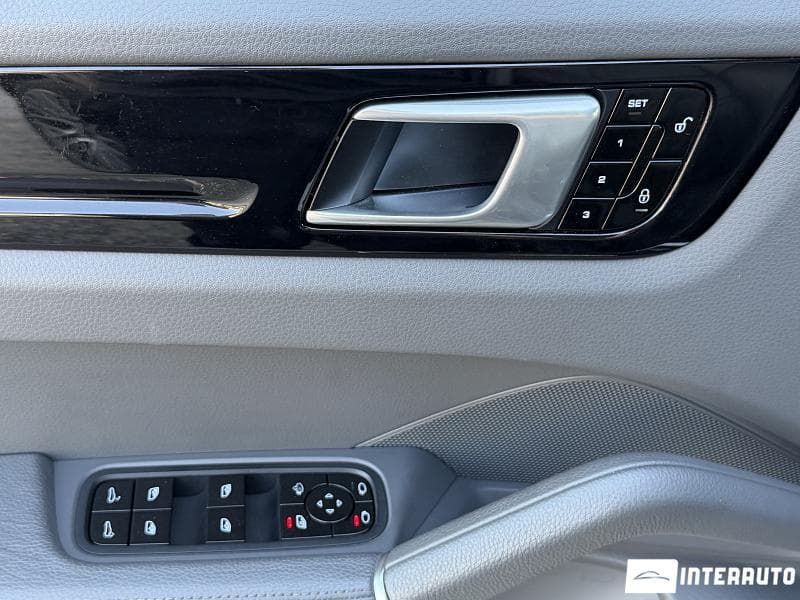 Porsche Cayenne 2019 — Миниатюра 8