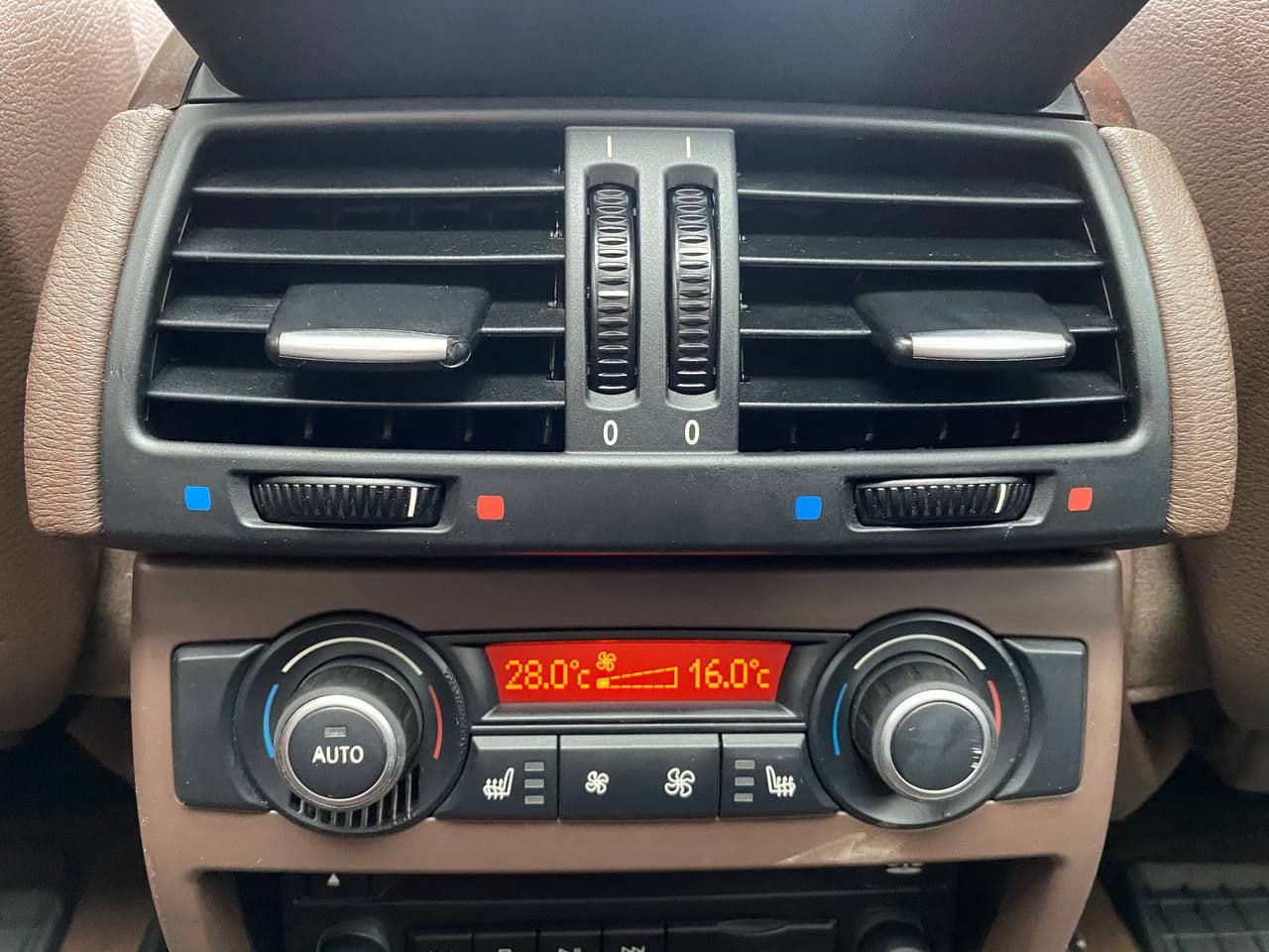2009 BMW X5 3.0i — Miniatură 17