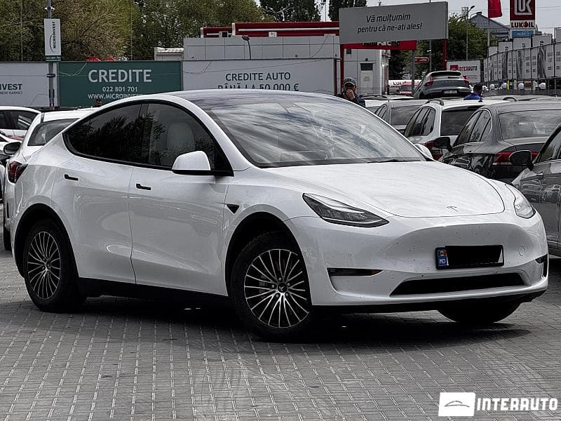 Tesla Model Y 2022 — Миниатюра 3