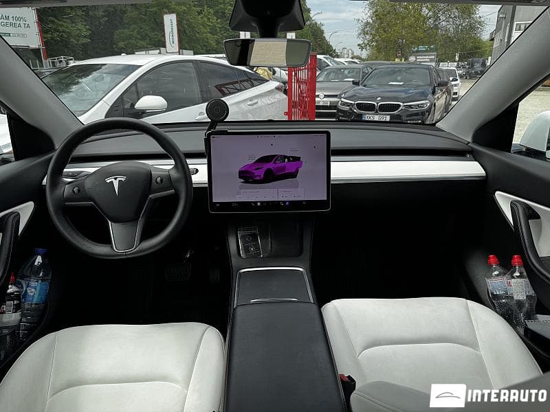 Tesla Model Y 2022 — Миниатюра 7