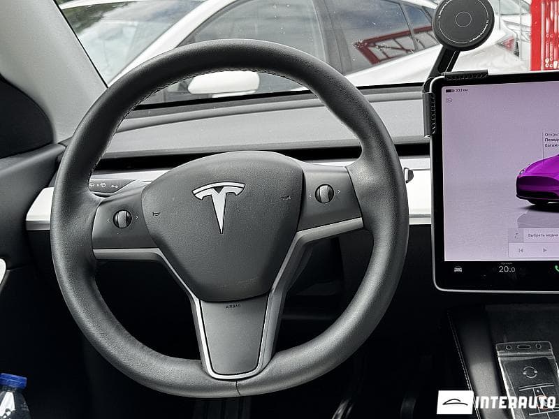 Tesla Model Y 2022 — Миниатюра 8