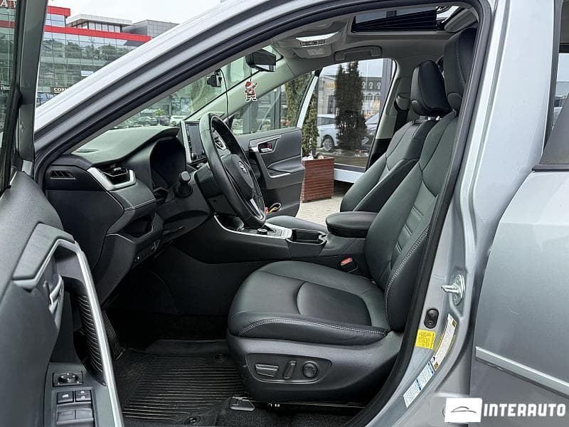 Toyota Rav-4 2020 — Миниатюра 5