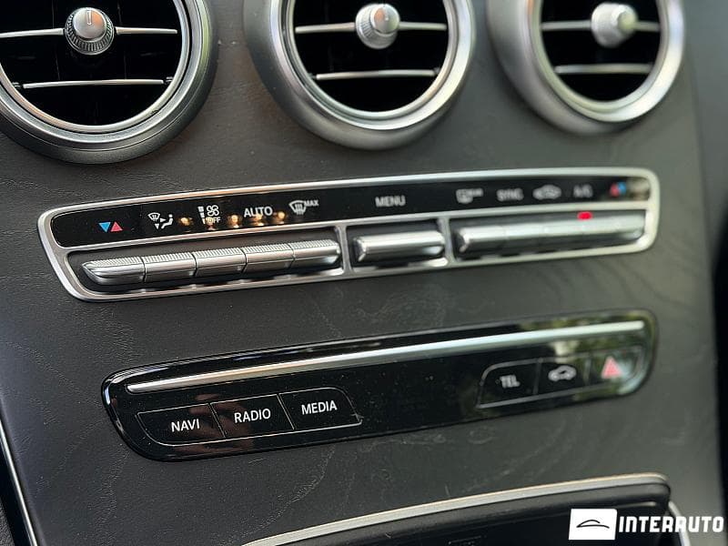 Mercedes C 220 2019 — Миниатюра 13