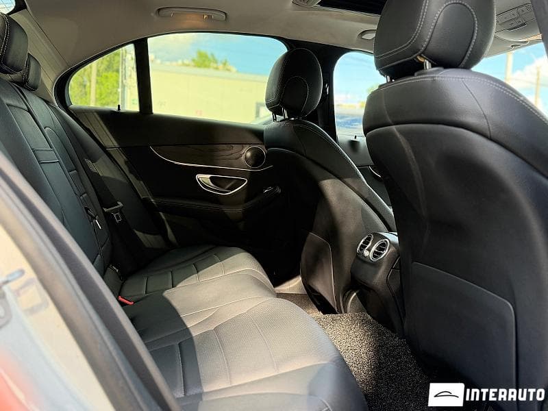 Mercedes C 220 2019 — Миниатюра 18