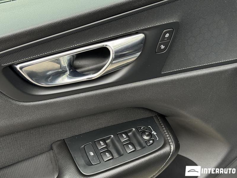 Volvo XC 60 2019 — Миниатюра 7