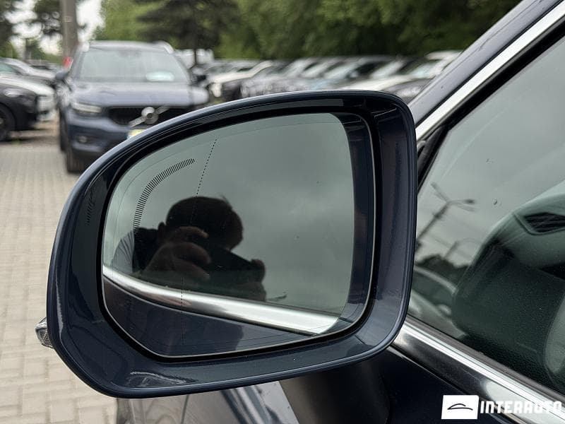 Volvo XC 60 2019 — Миниатюра 5