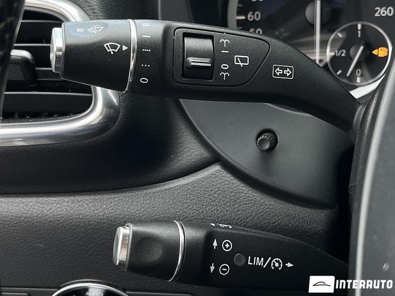 Infiniti Q30 2017 — Миниатюра 10