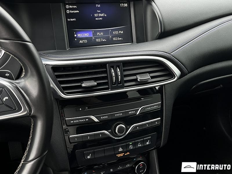 Infiniti Q30 2017 — Миниатюра 12