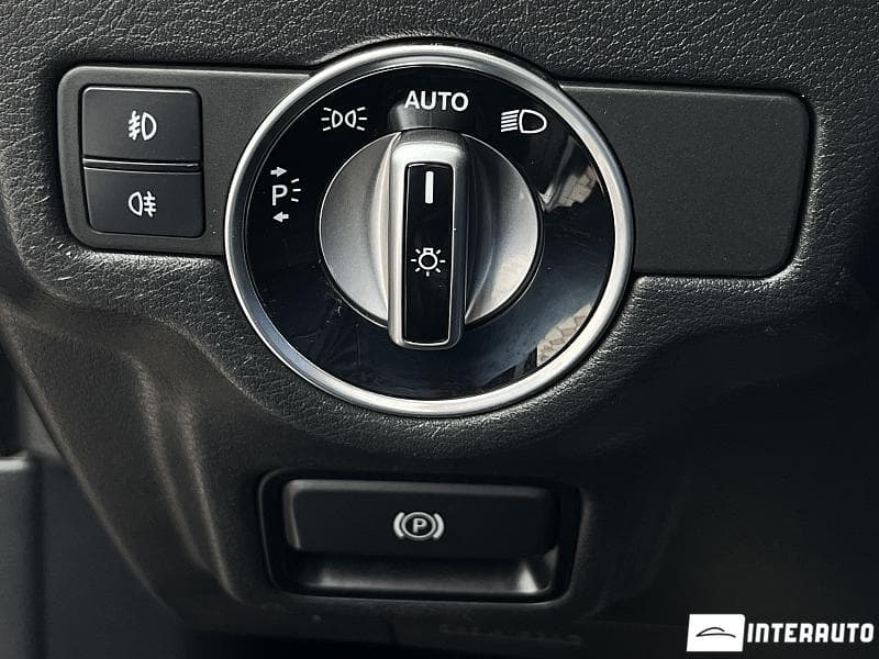 Infiniti Q30 2017 — Миниатюра 8