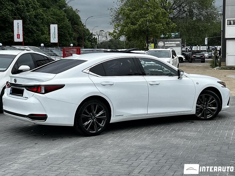 Lexus ES 300h 2020 — Миниатюра 2