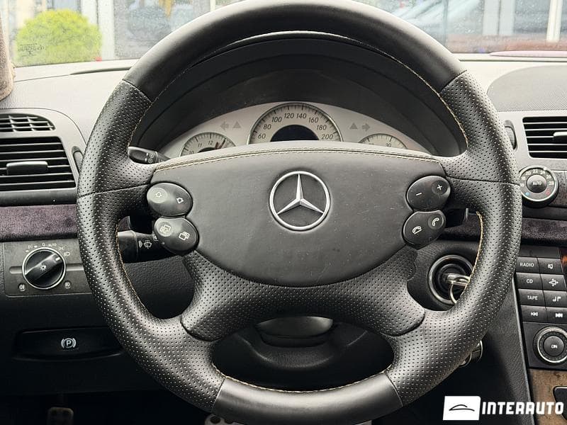 Mercedes E 220 2002 — Миниатюра 11