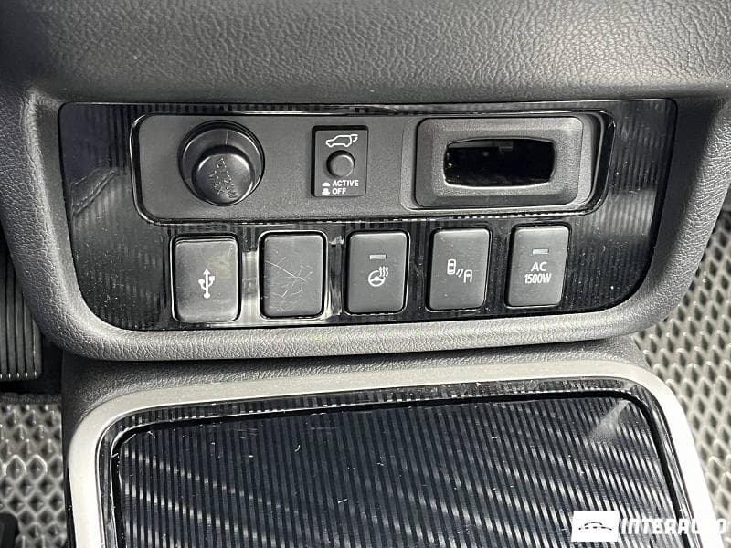 Mitsubishi Outlander 2018 — Миниатюра 13