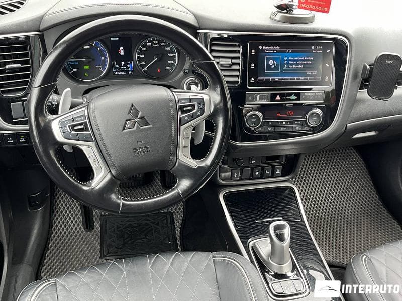 Mitsubishi Outlander 2018 — Миниатюра 8