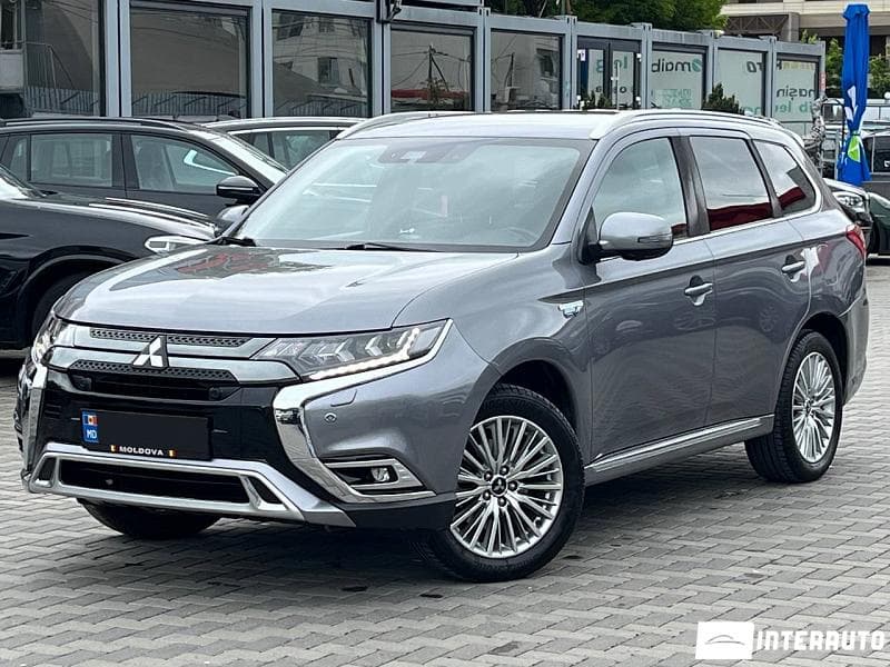 Mitsubishi Outlander 2018 — Миниатюра 3