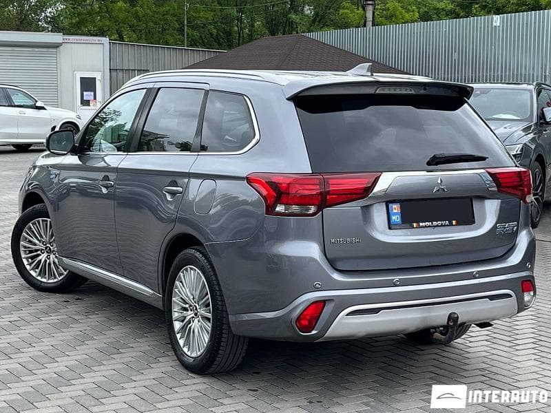 Mitsubishi Outlander 2018 — Миниатюра 2