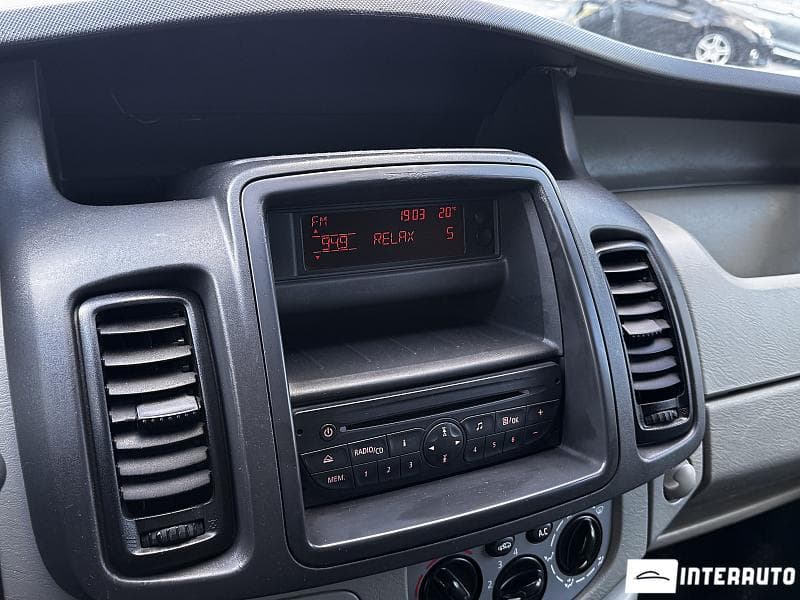 Opel Vivaro 2012 — Миниатюра 8