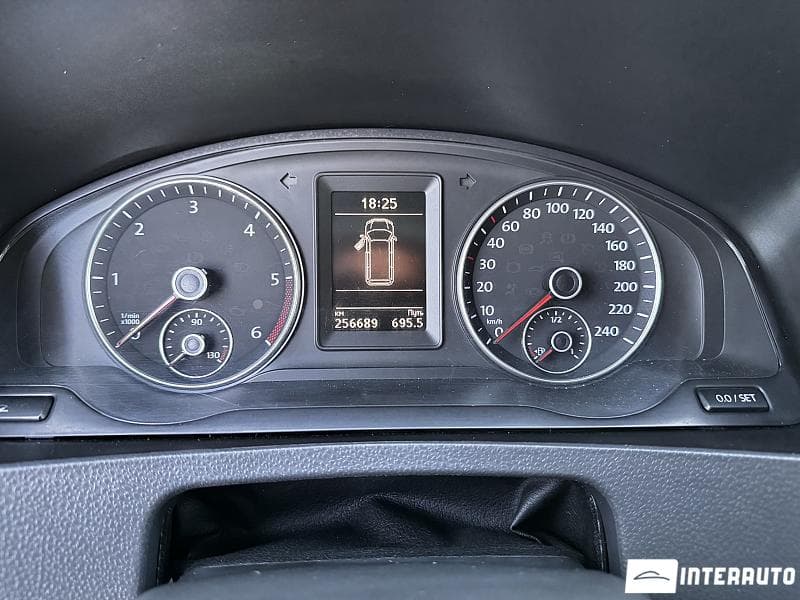 Volkswagen Transporter 2015 — Миниатюра 7