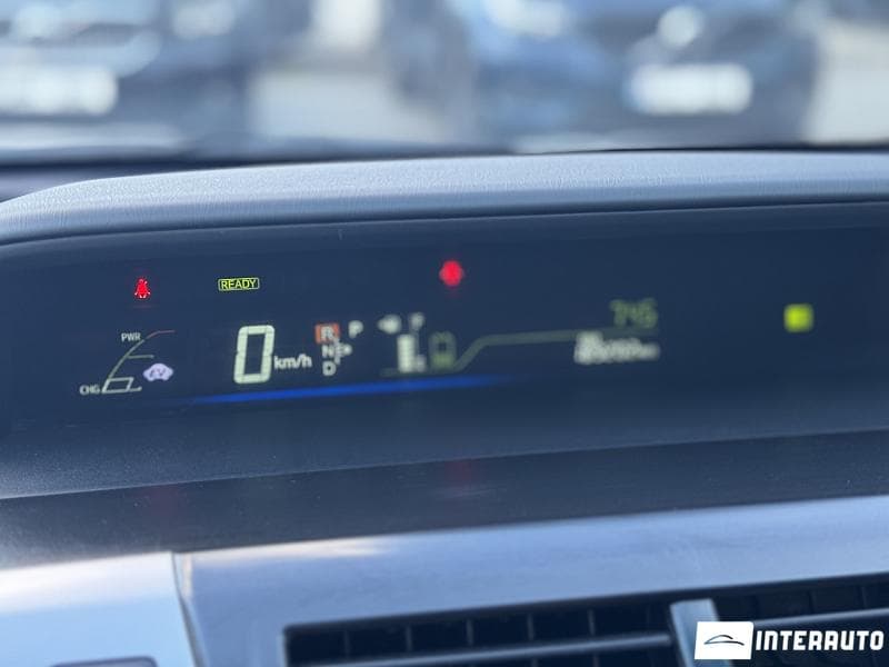 Toyota Prius Plus / V 2012 — Миниатюра 10