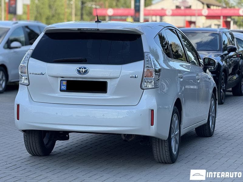 Toyota Prius Plus / V 2012 — Миниатюра 2