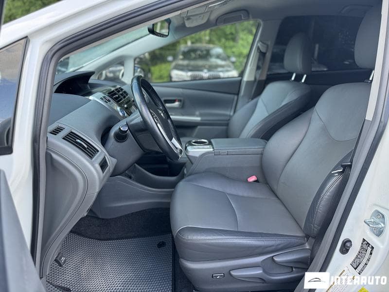 Toyota Prius Plus / V 2012 — Миниатюра 5
