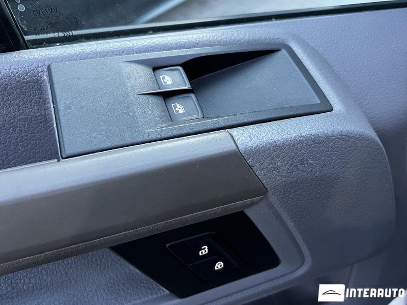 Volkswagen Crafter 2018 — Миниатюра 11