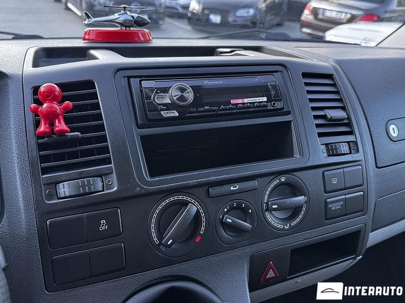 Volkswagen Transporter 2010 — Миниатюра 9