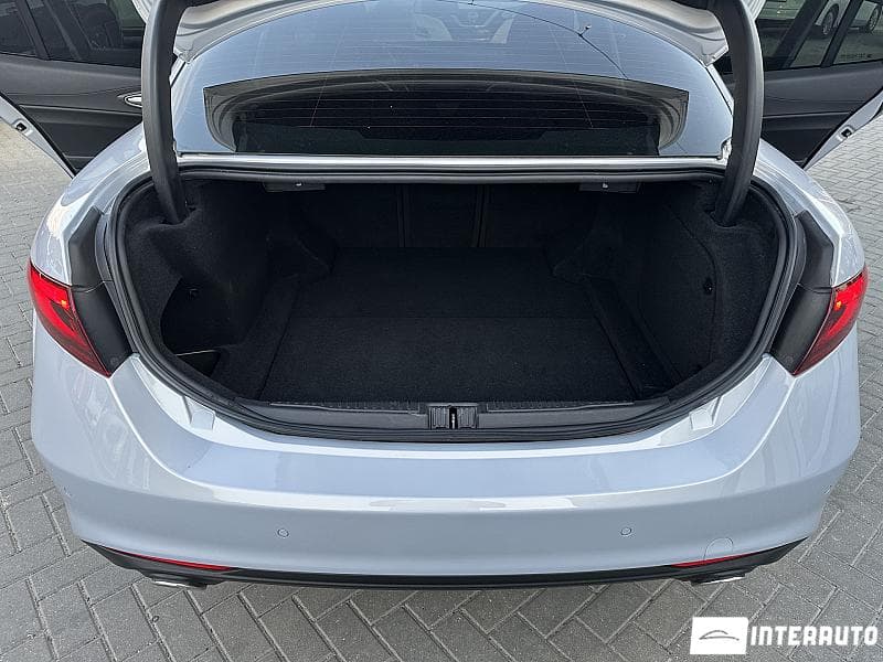 Alfa Romeo Giulia 2021 — Миниатюра 21