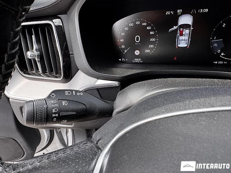 Volvo XC 60 2018 — Миниатюра 13