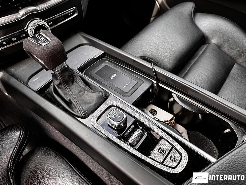 Volvo XC 60 2018 — Миниатюра 11