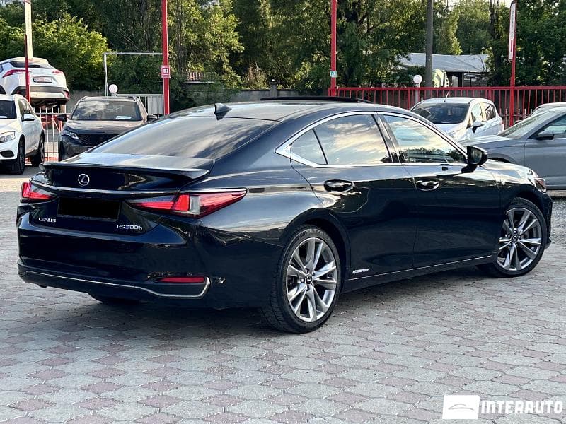 Lexus ES 300h 2019 — Миниатюра 2