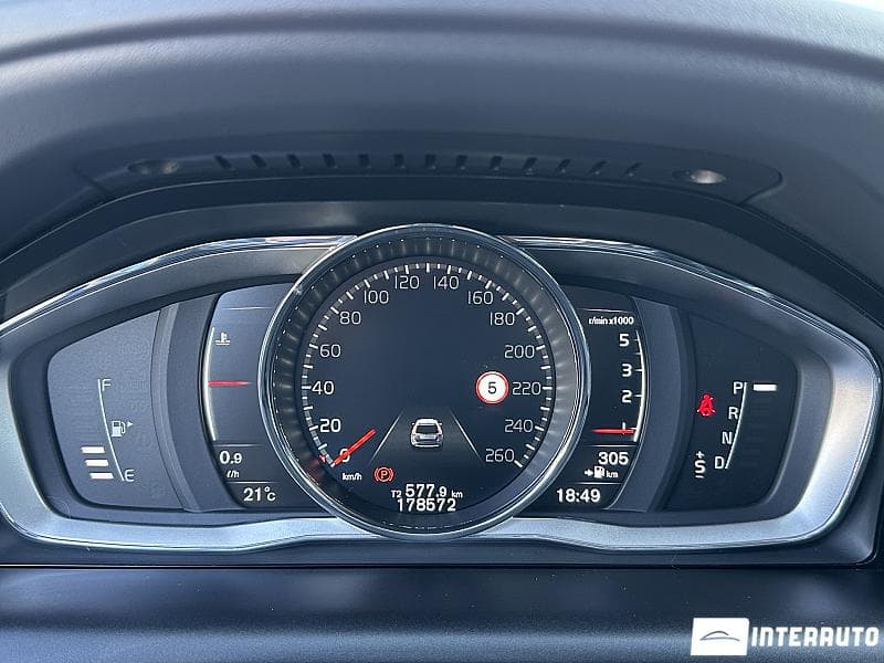 Volvo XC 60 2016 — Миниатюра 9