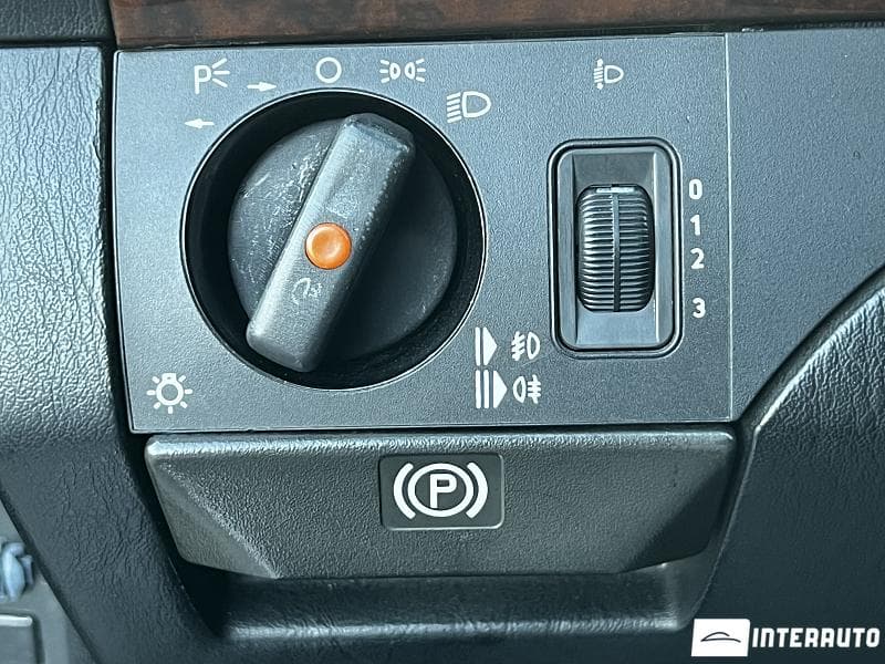 Mercedes E 300 1992 — Миниатюра 14