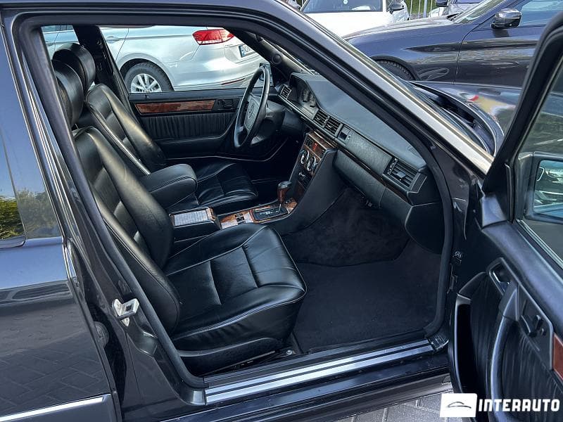 Mercedes E 300 1992 — Миниатюра 7