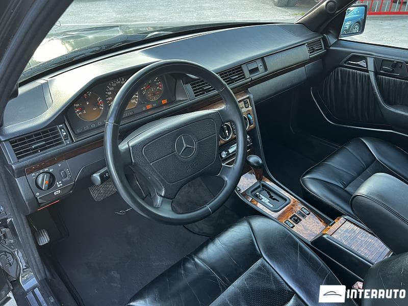 Mercedes E 300 1992 — Миниатюра 5