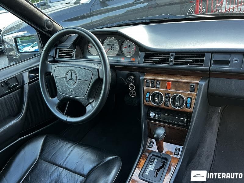 Mercedes E 300 1992 — Миниатюра 6