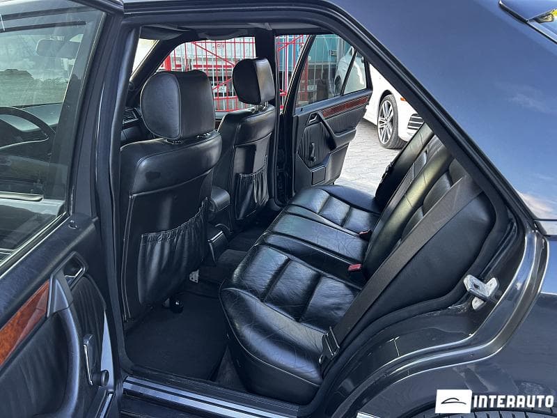Mercedes E 300 1992 — Миниатюра 8