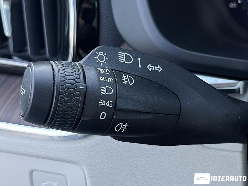 Volvo XC 60 2022 — Миниатюра 11