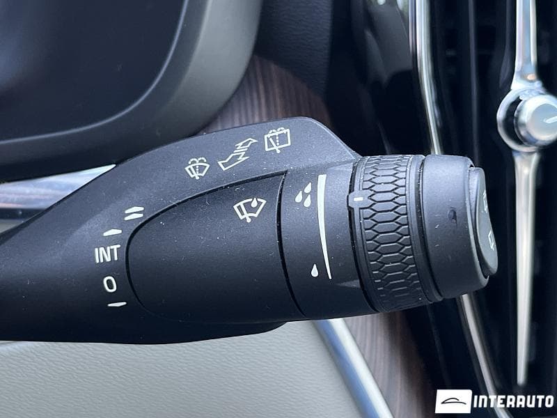 Volvo XC 60 2022 — Миниатюра 12
