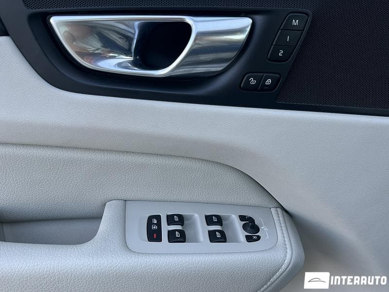Volvo XC 60 2022 — Миниатюра 8